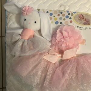 Little Me baby Tutu set for photos.